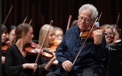 Itzhak Perlman & Rohan De Silva perform at Kravic Center